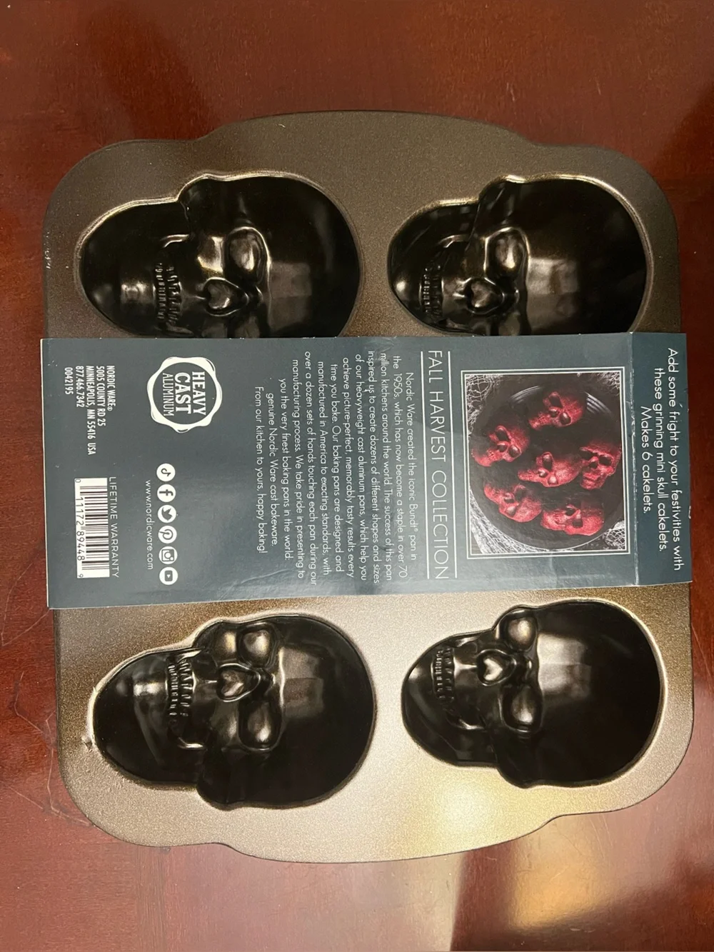 Nordic Ware Metallic Gray Haunted Skull Cakelet Pan, 6-Cavity